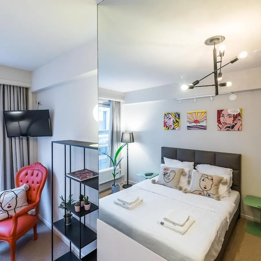 Japie Rooms - In The Heart Of Anvers